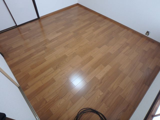 ニュー高井田マンションの洋室