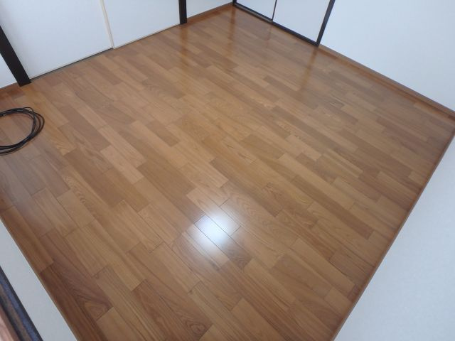 ニュー高井田マンションの洋室