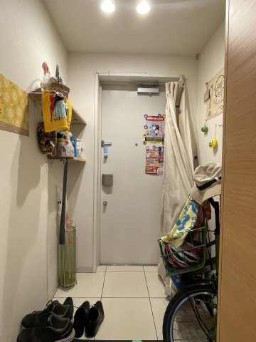 アルファステイツ桑原中央通りの玄関
