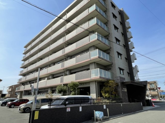 アルファステイツ桑原中央通りの外観