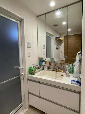 アルファステイツ桑原中央通りの独立洗面台