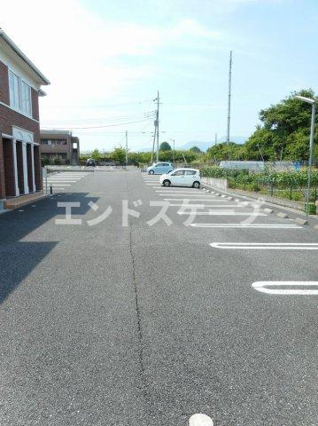 ポワールメゾンＥの駐車場|高崎、前橋のお部屋探しはエンドスケープまで！お客様の理想お聞かせ下さい♪