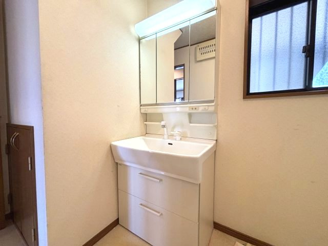 中古戸建　流山市南流山6丁目の独立洗面台