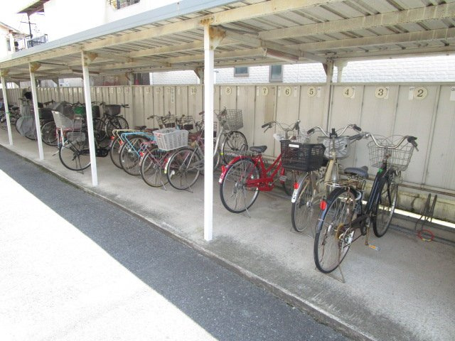 ラフィーネの駐車場