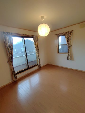 豊川市本野ケ原戸建の居間・リビング