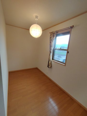 豊川市本野ケ原戸建の居間・リビング