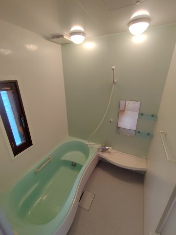豊川市本野ケ原戸建の浴室
