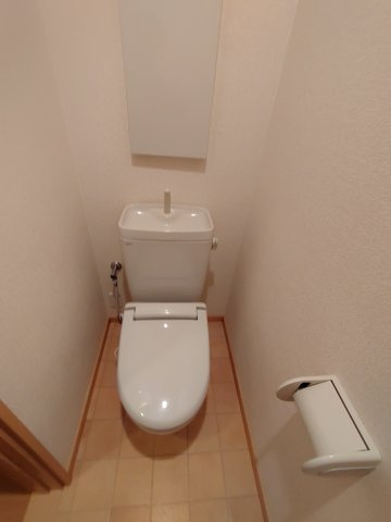 豊川市本野ケ原戸建のトイレ