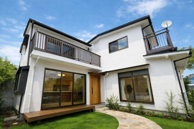 【外観パース】 | ◆横浜市中区鷺山　中古戸建◆ | リフォーム工事予定
※リフォーム後のイメージとなります※
※この画像はAIを用いて作成しております※