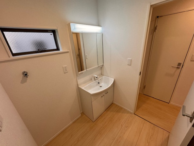 【独立洗面台】 | Cradlegarden西区比良第16全5棟【仲介手数料無料　比良小　山田東中】 | 今すぐのご案内可能です！→  0120-336-922　までお気軽にお問い合わせください。