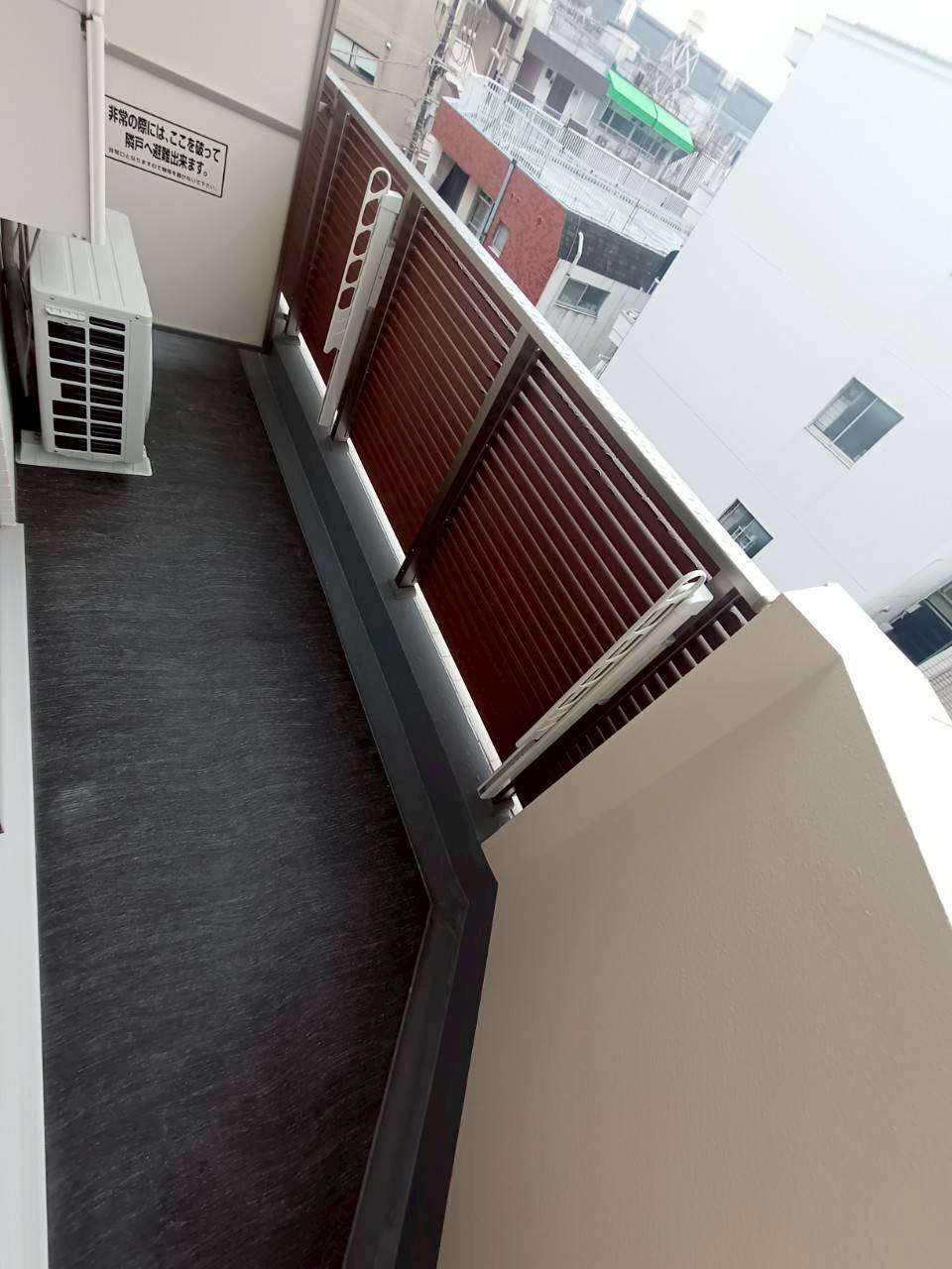 【バルコニー】