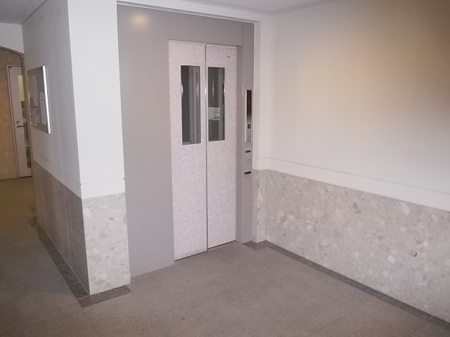 ラフレシール市川のロビー