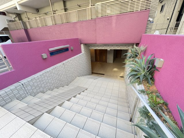 PARK SQUARE国府台のエントランス