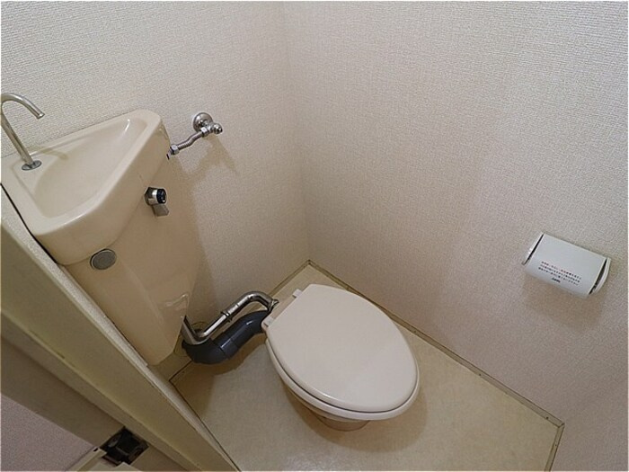 コーポ冨田　Ⅰのトイレ|清潔感のあるトイレです
