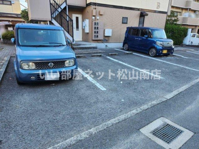 【駐車場】 | セジュール久万ノ台　B棟