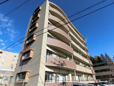 【外観】 | いずみＴｏｗｎＨｉｌｌｓ | ２００８年築のマンションです。