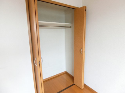 【設備】 | いずみＴｏｗｎＨｉｌｌｓ | クローゼットでお荷物もすっきり収納。
