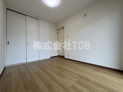 【洋室】 | 経堂ヒルズ | 洋室7.4帖