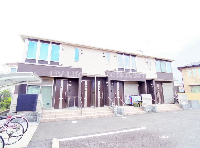 アン・ファースト