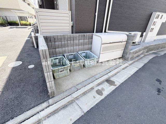 アン・ファースト