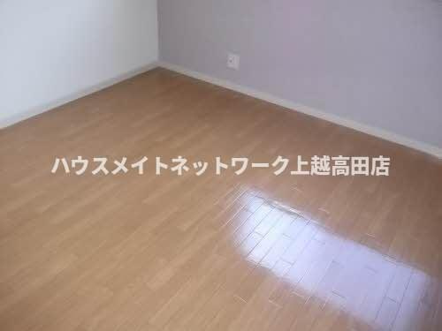 シャルマン大潟の内装|フローリング