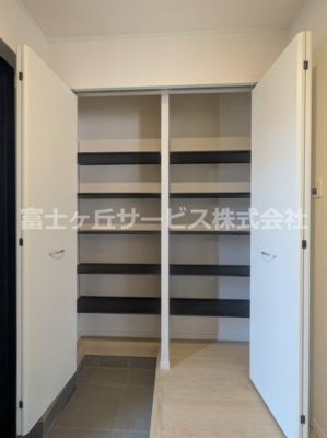 【収納】 | 富士市入山瀬 9期 新築一戸建て 1号棟 | 玄関収納です