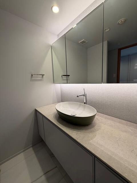 港区三田１丁目の賃貸マンション