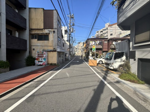 【前面道路含む現地写真】