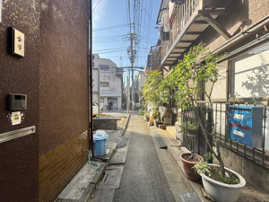 【前面道路含む現地写真】