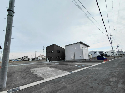 【外観】 | 焼津市石津 新築一戸建て 2号棟 | 現在建築中の外観画像です。ご内覧は同じメーカーの完成物件へご案内いたしますので、いつでもご相談ください！