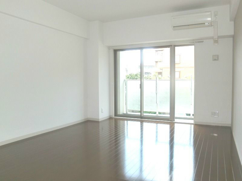 調布市菊野台１丁目の賃貸マンションの居間・リビング