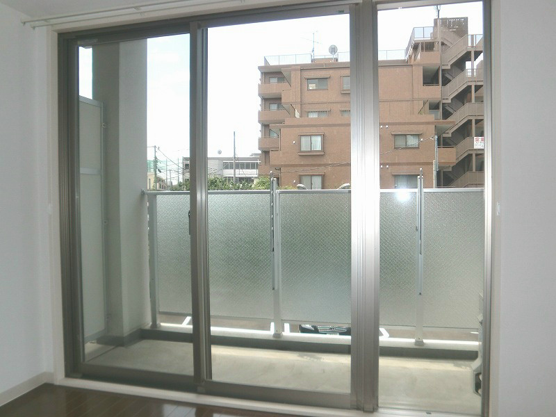 調布市菊野台１丁目の賃貸マンションのバルコニー