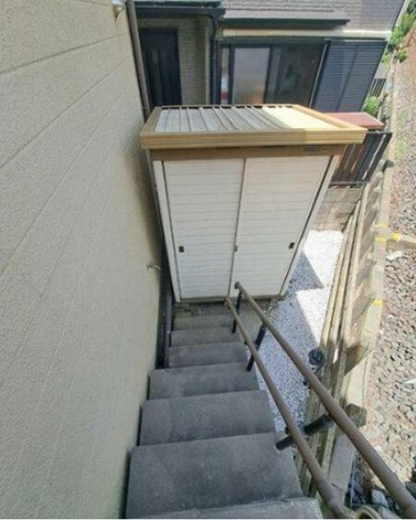 葛飾区鎌倉２丁目の戸建の設備|階段