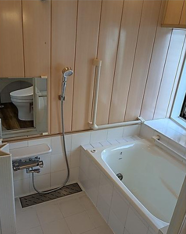 葛飾区鎌倉２丁目の戸建の浴室