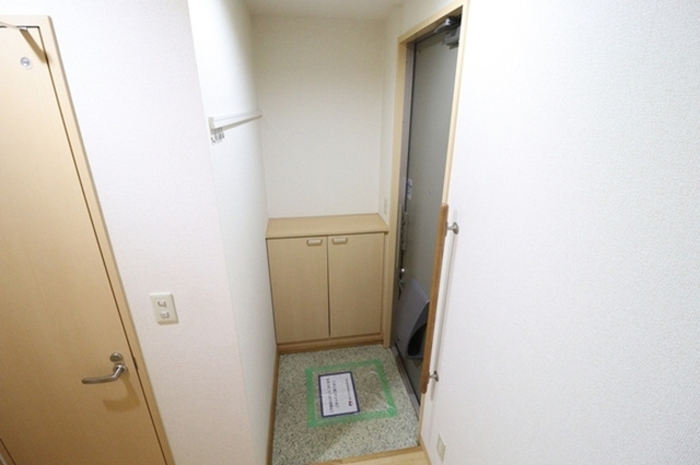 クレシェンテ　Aの玄関|玄関