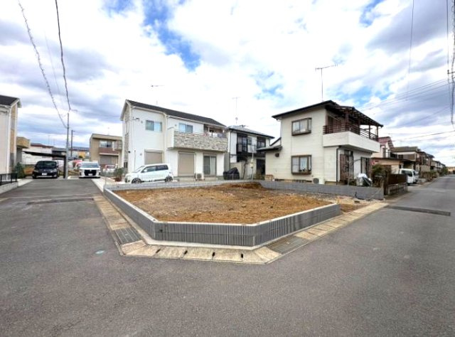 秦野市鶴巻南3丁目新築戸建て　1号棟の前面道路含む現地写真|前面道路含む現地写真です。