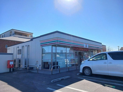 【周辺】 | プルメリア　イースト　Ｂ | セブンイレブン　平須町店まで800m