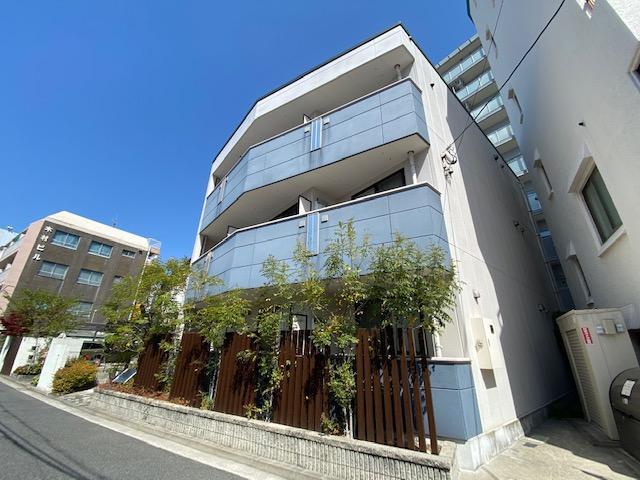 コニーアパートメント．