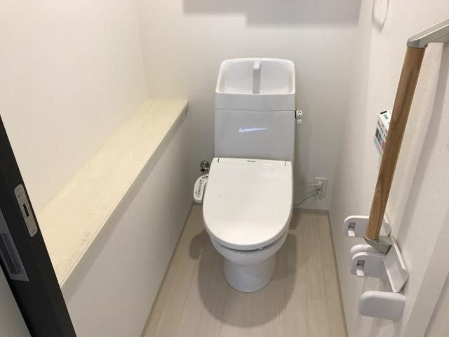 ディベロップ ビルのトイレ|シャワー付トイレ