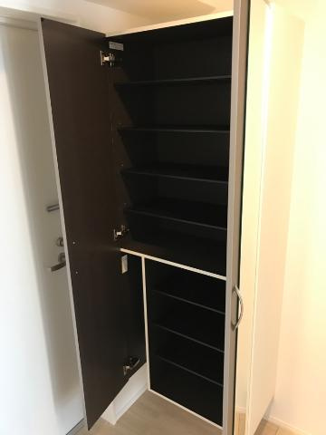 ディベロップ ビルの収納|下駄箱