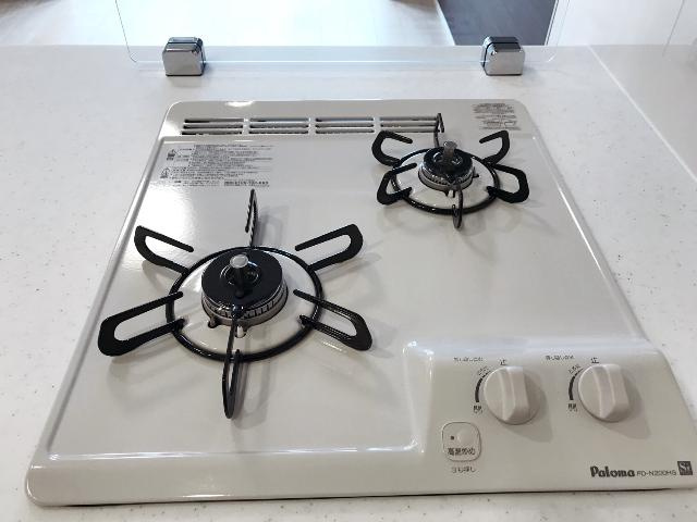 ドルチェ ヴィータのキッチン|2口ガスコンロ
