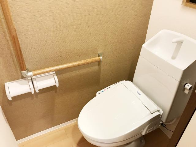 ドルチェ ヴィータのトイレ|シャワー付トイレ