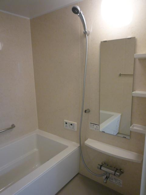 コンテッサ名駅の浴室