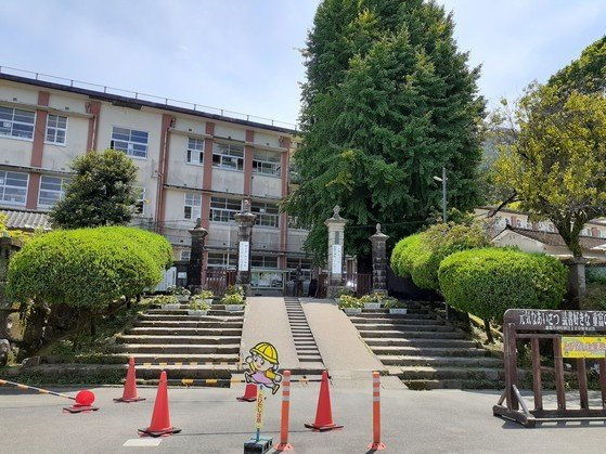 レジデンス　アサヒの周辺|重富小学校まで950m