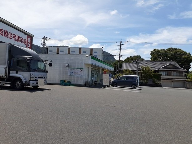 レジデンス　アサヒの周辺|ファミリーマート重富麓店まで800m