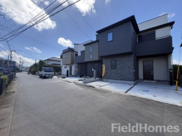 厚木市金田新築戸建て　第2-3号棟の前面道路含む現地写真|前面道路含む現地写真です。
