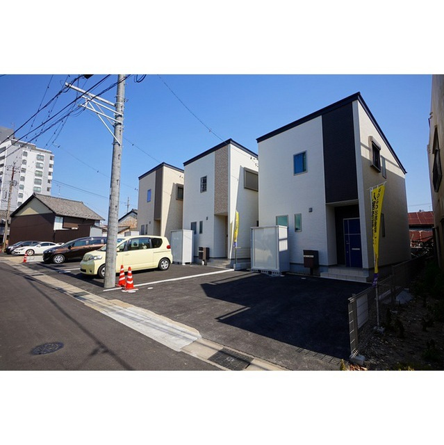 岐阜市安良田町４丁目の一戸建ての駐車場|各棟2台駐車可