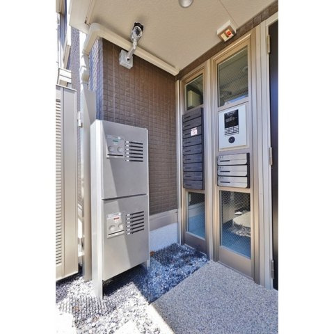 ベルエア岐阜のエントランス|オートロック・宅配ボックス