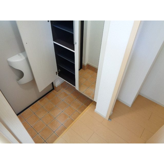 エレガンシアの玄関