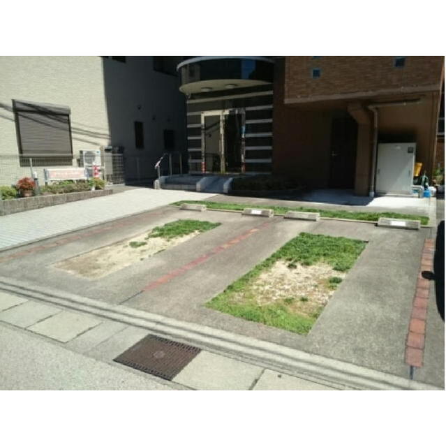 グランシャリオンの駐車場